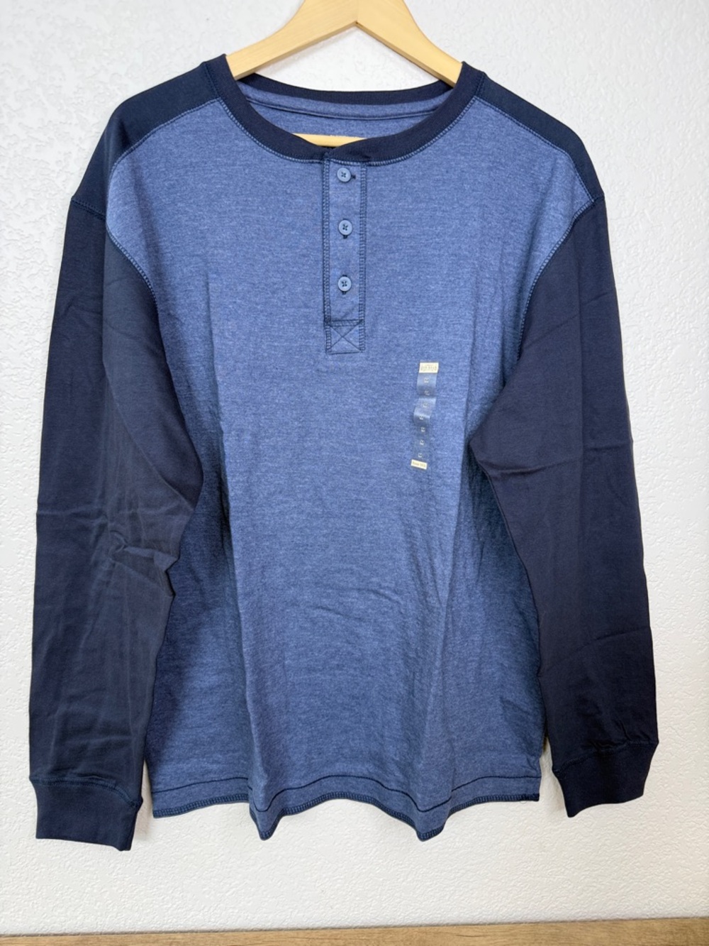 Red Head Brand Co Long Sleeve Henley Tee Navy Blue size Mens Medium NWT